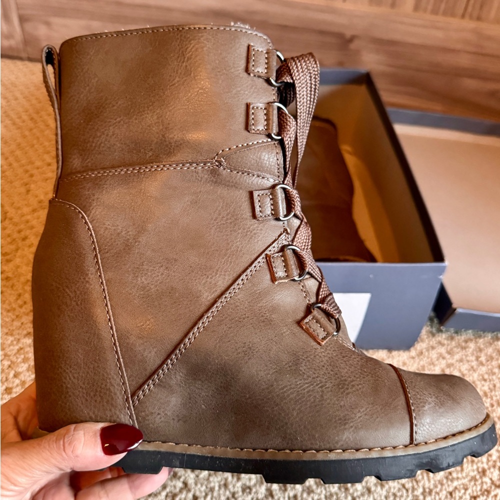 Universal Thread Gray Colored Katherine Booties. - image 1